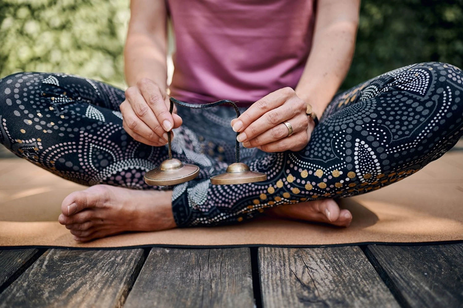 Free Soul Yoga – Yogapraxis – Meditation mit Tingsha-Zimbeln